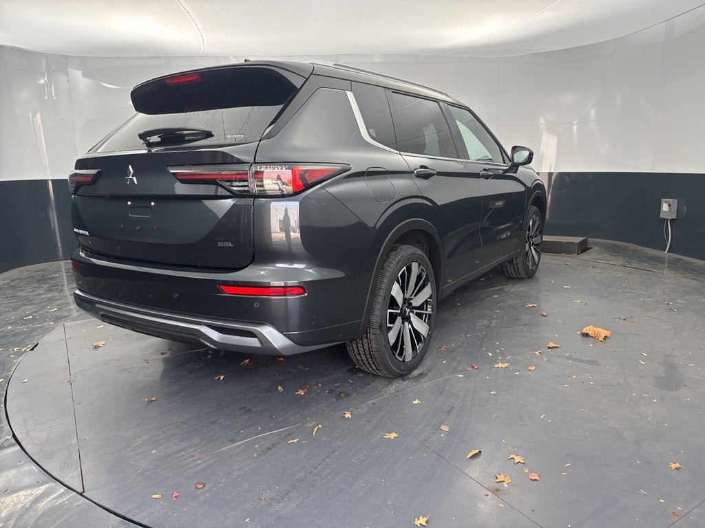 2025 Mitsubishi Outlander SEL