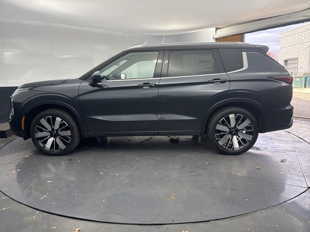2025 Mitsubishi Outlander SEL