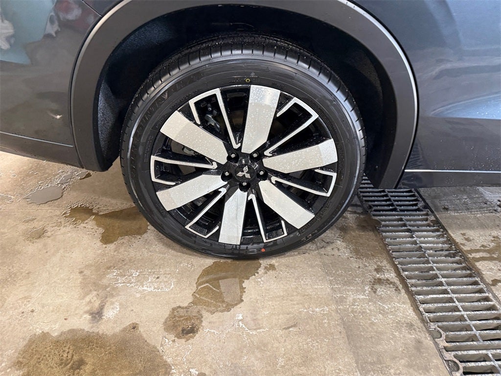 2025 Mitsubishi Outlander SEL