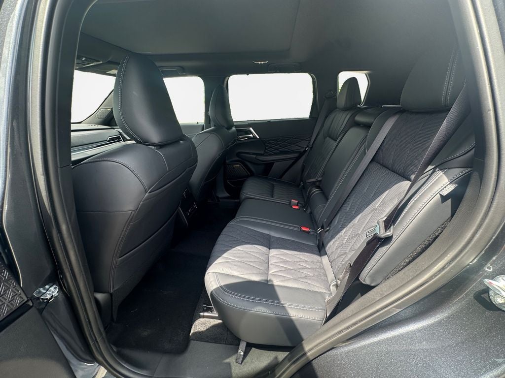 2026 Mitsubishi Outlander Black Edition