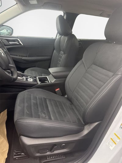 2025 Mitsubishi Outlander PHEV SE