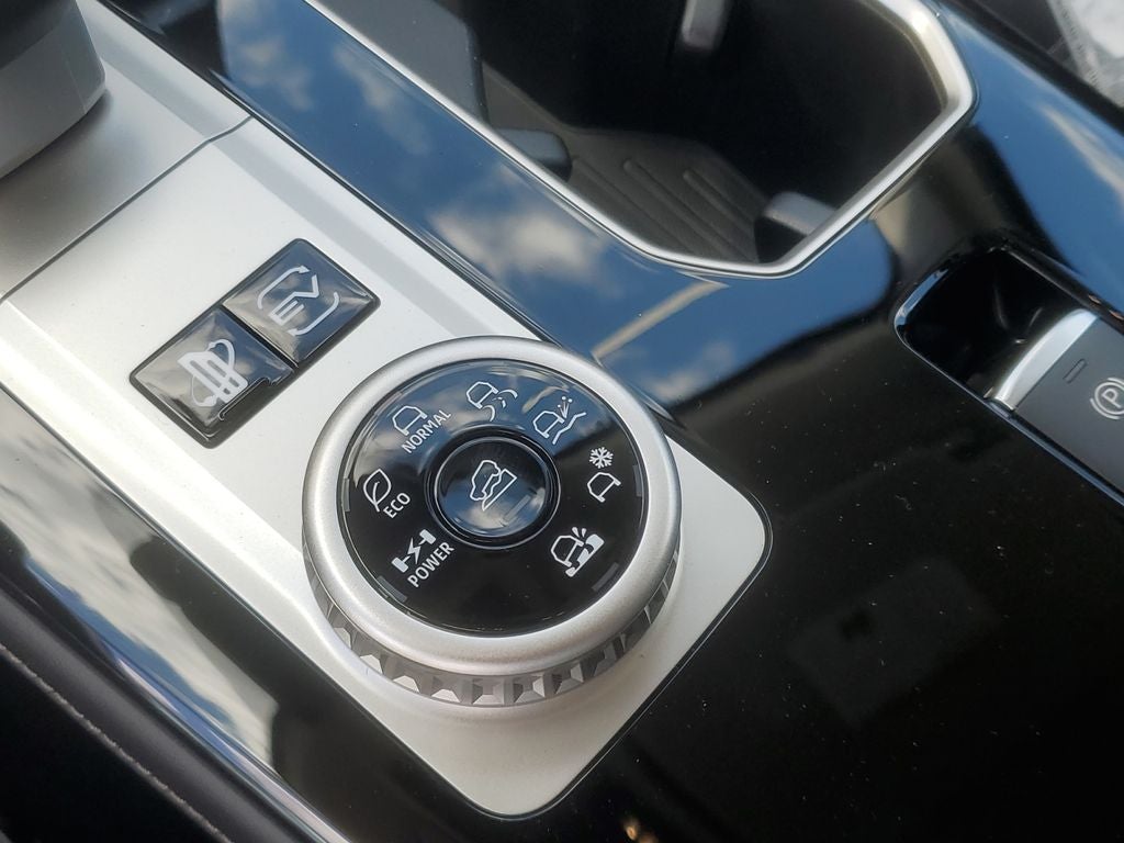 2026 Mitsubishi Outlander PHEV SE