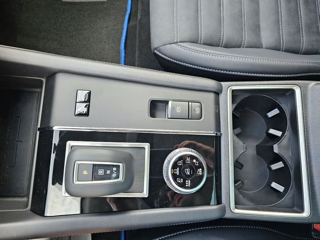 2025 Mitsubishi Outlander PHEV Base