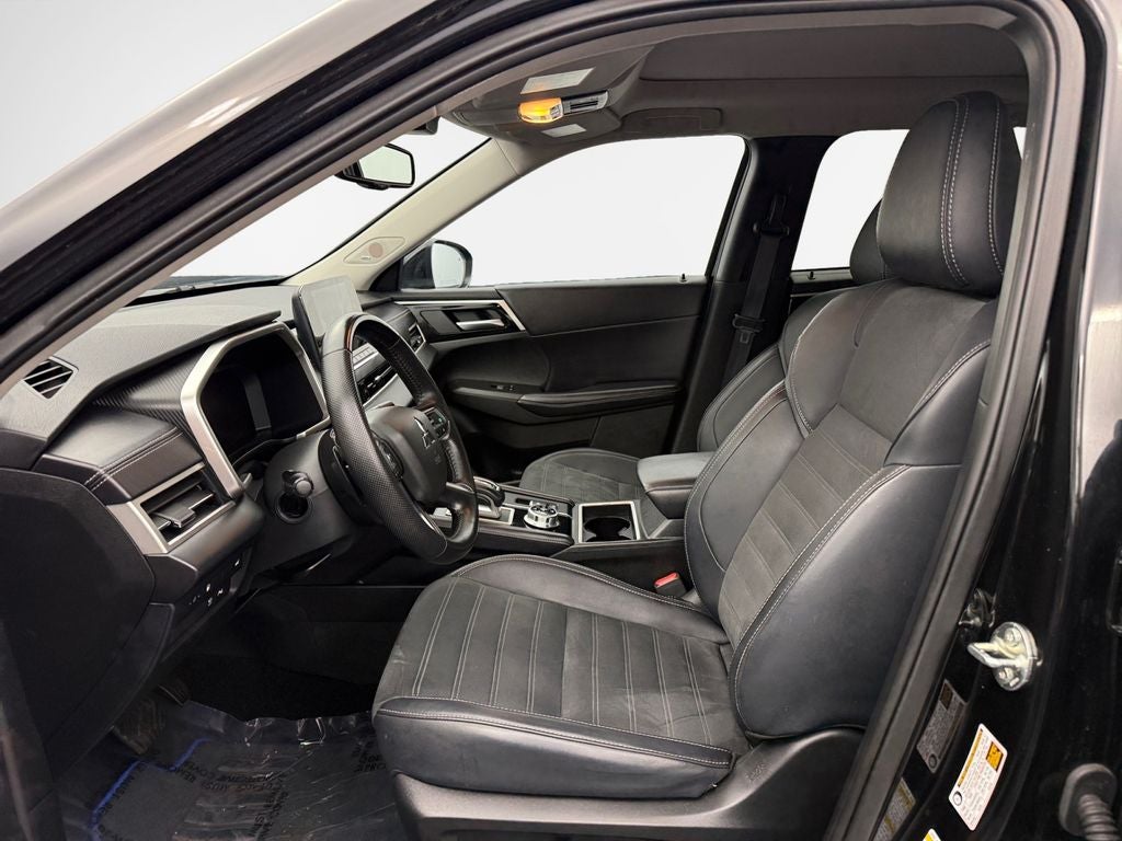 2025 Mitsubishi Outlander PHEV SE