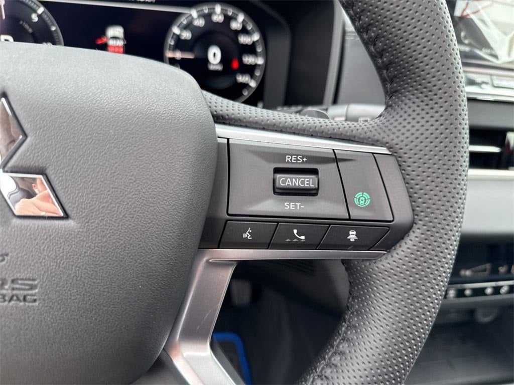 2025 Mitsubishi Outlander PHEV SE