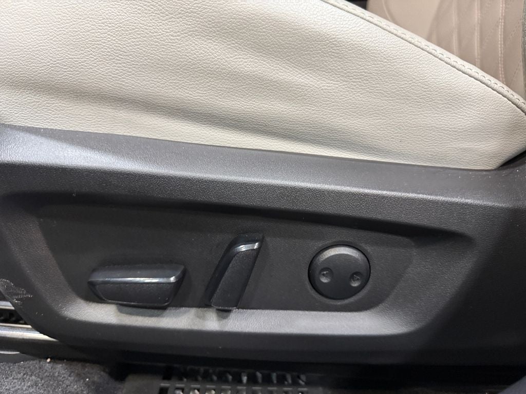 2023 Mitsubishi Outlander PHEV SEL