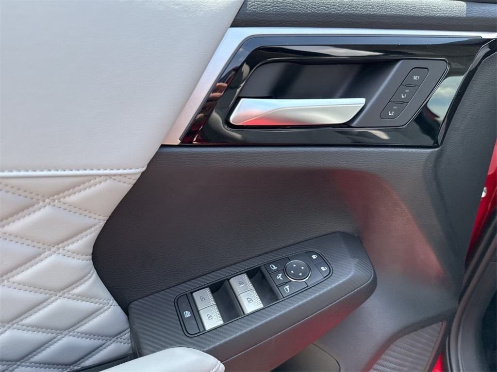 2025 Mitsubishi Outlander PHEV SEL