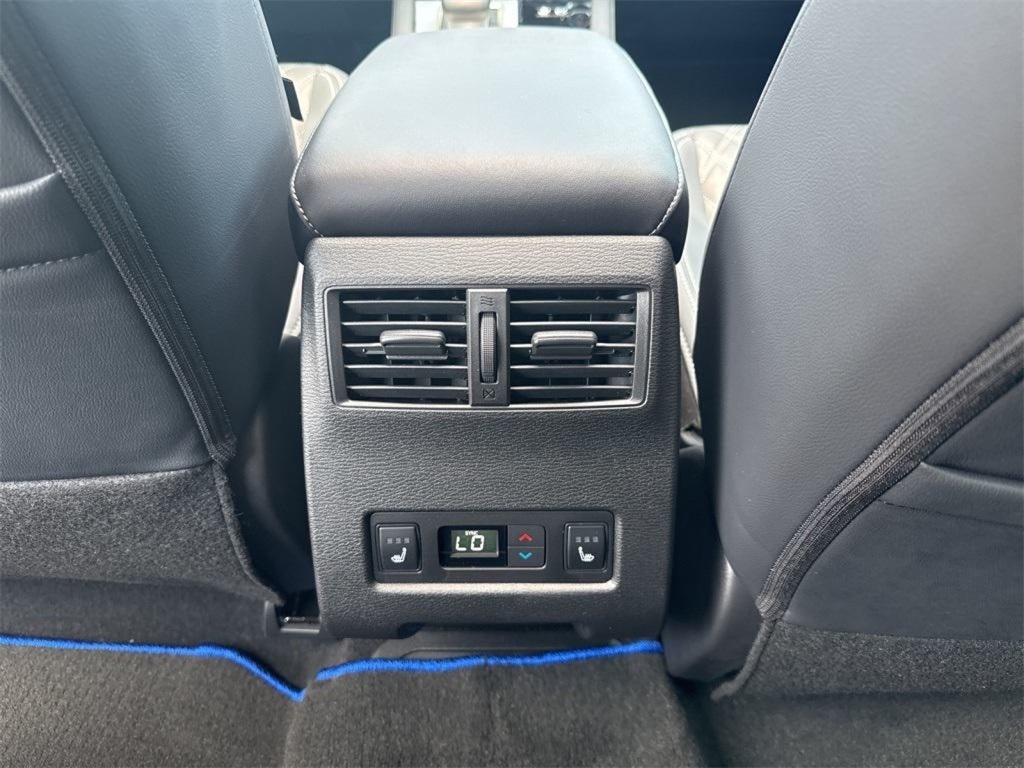 2025 Mitsubishi Outlander PHEV SEL