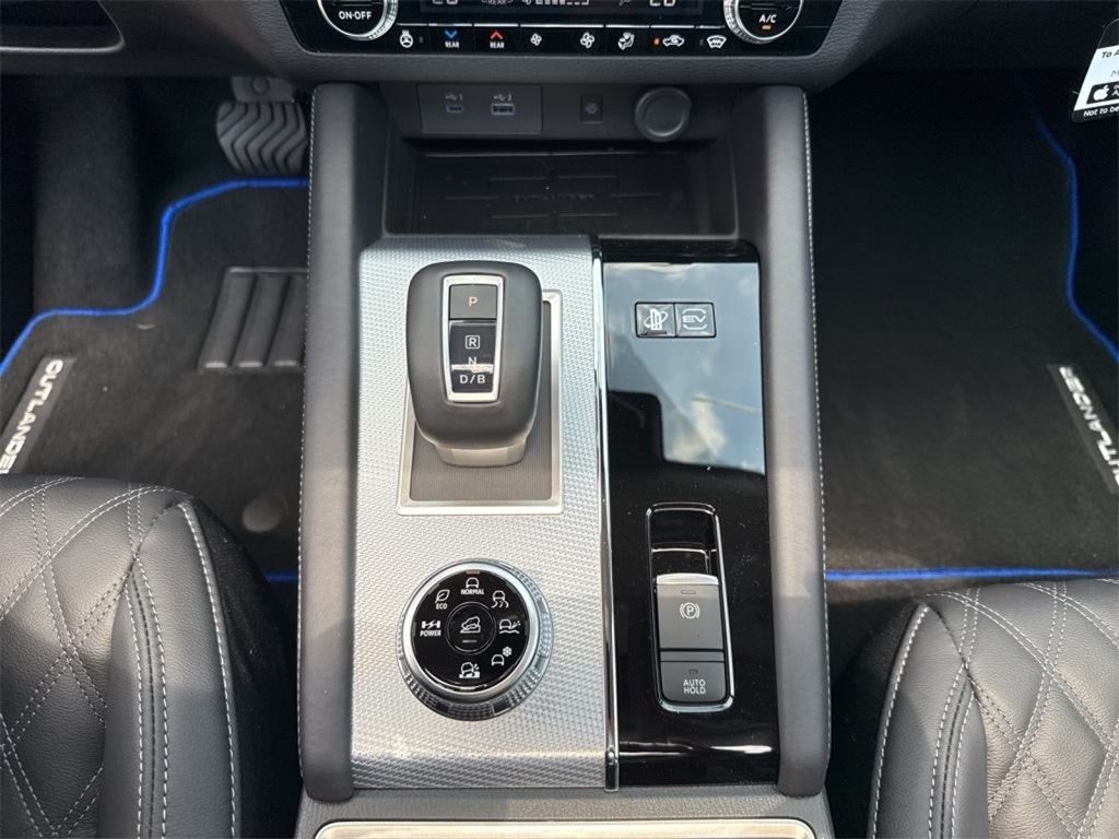 2025 Mitsubishi Outlander PHEV SEL