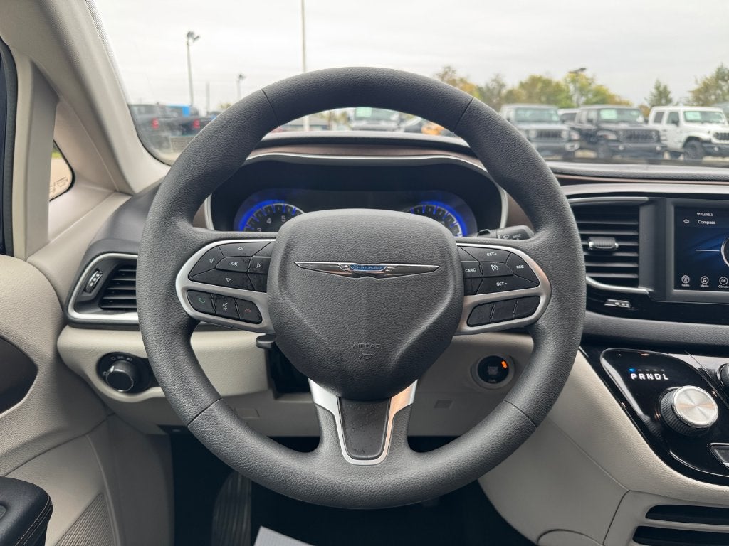 2018 Chrysler Pacifica LX Safely Tech Pkg