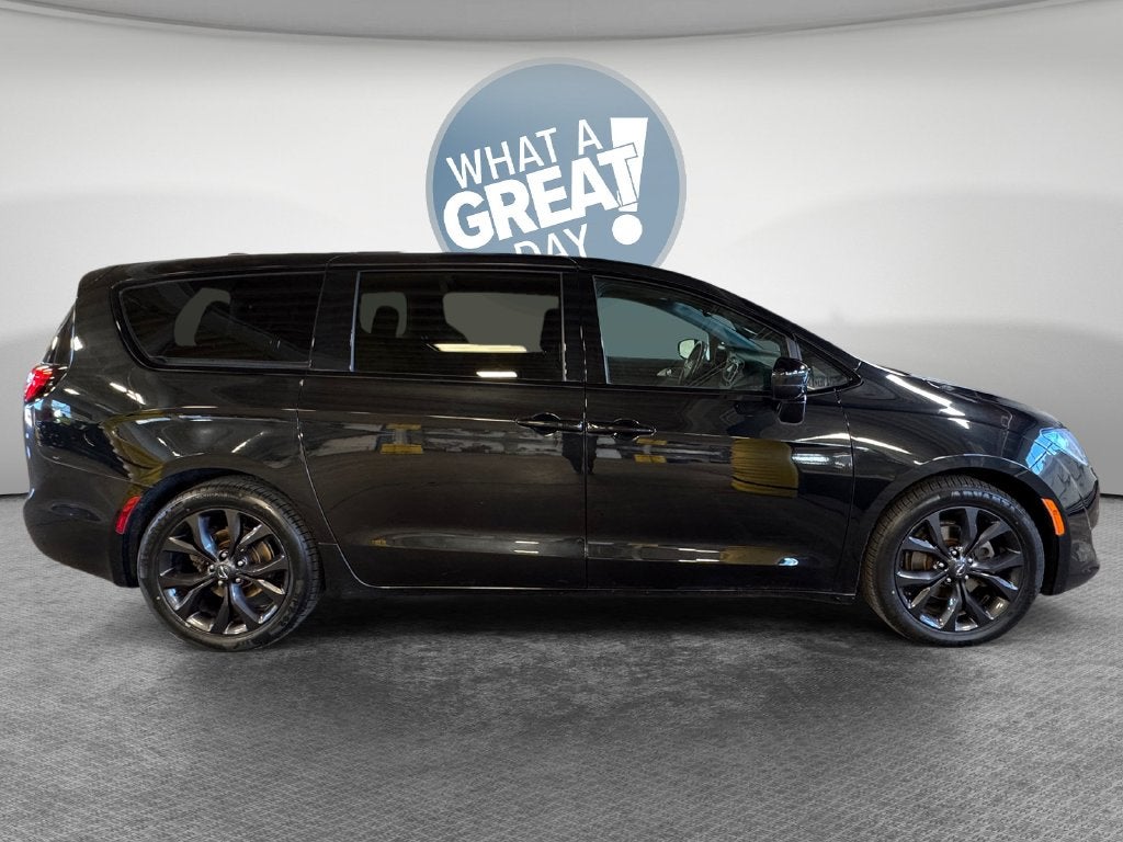 2019 Chrysler Pacifica Touring Plus