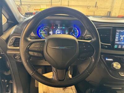 2020 Chrysler Pacifica Hybrid Touring DVD