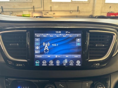 2020 Chrysler Pacifica Hybrid Touring DVD