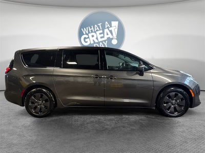 2020 Chrysler Pacifica Hybrid Touring DVD
