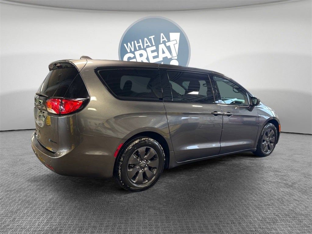 2020 Chrysler Pacifica Hybrid Touring DVD