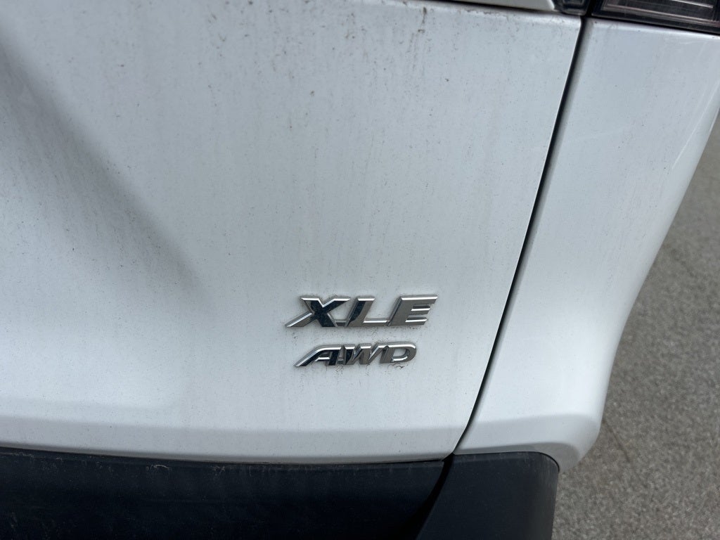 2020 Toyota RAV4 XLE