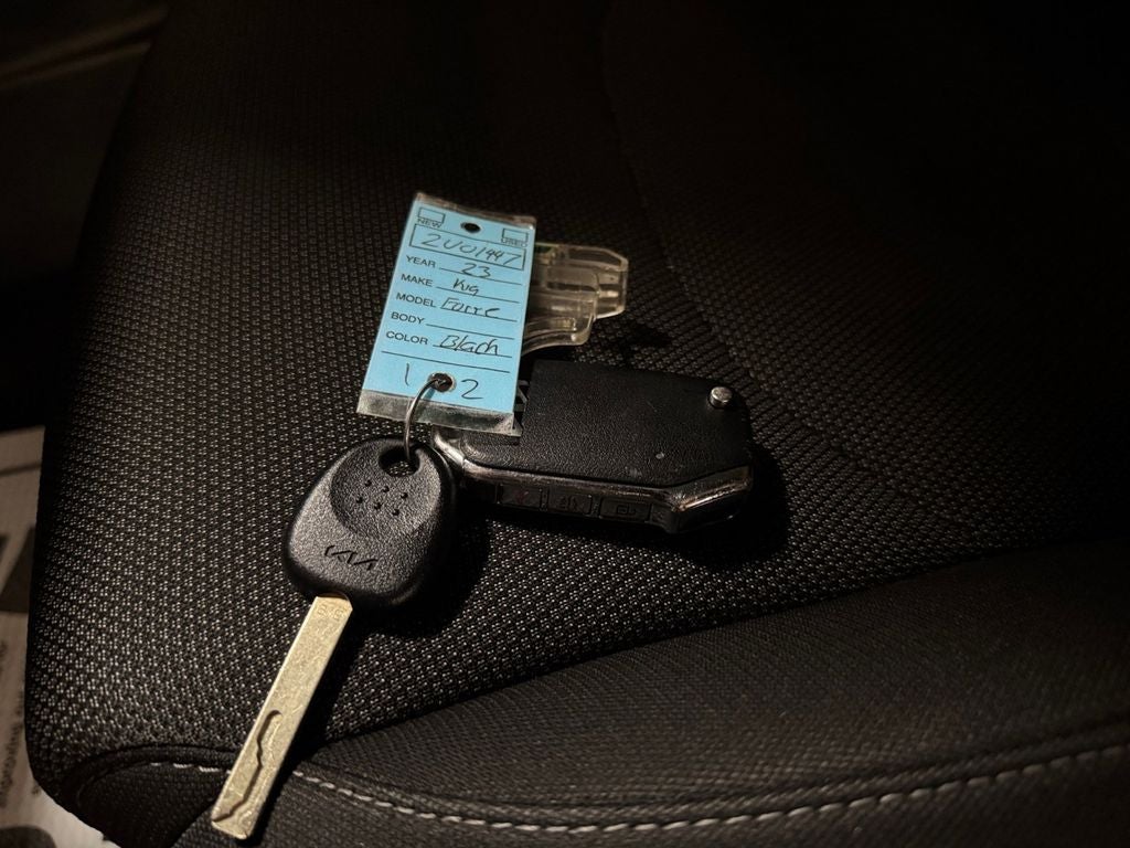 2023 Kia Forte LXS Technology Pkg