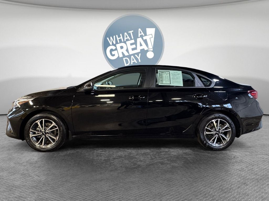 2023 Kia Forte LXS Technology Pkg