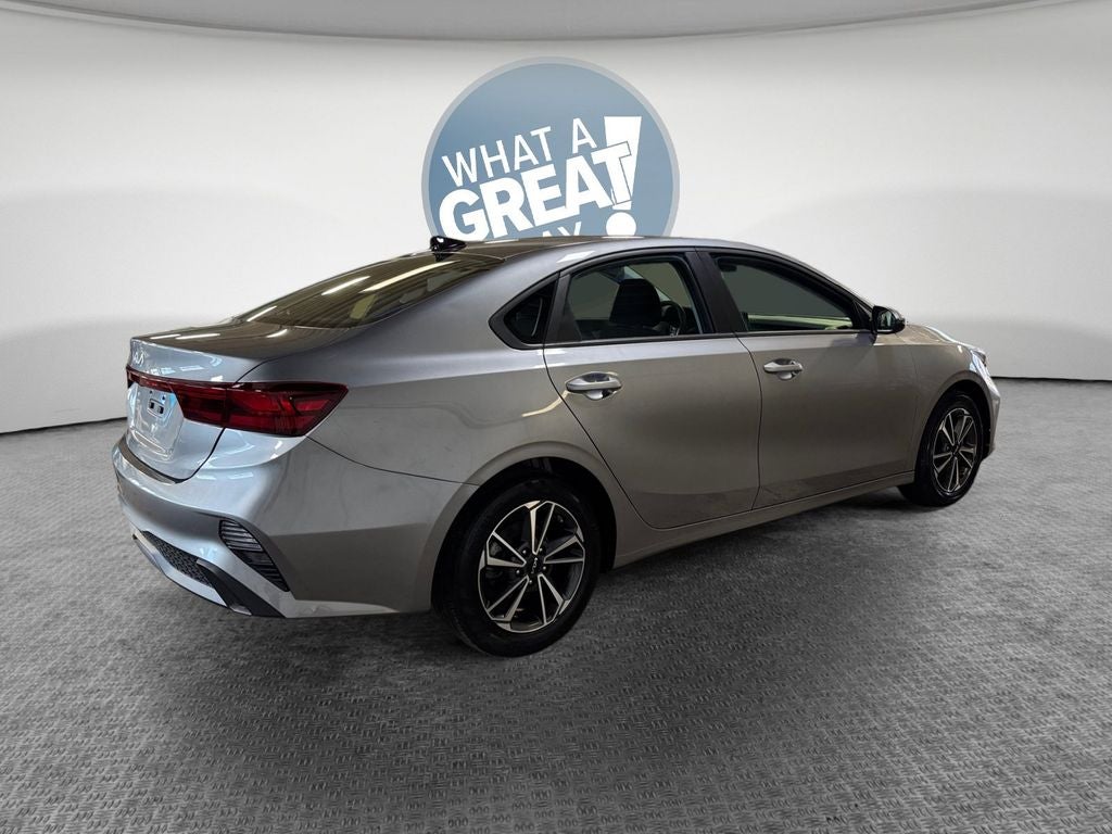 2023 Kia Forte LXS Technology Pkg