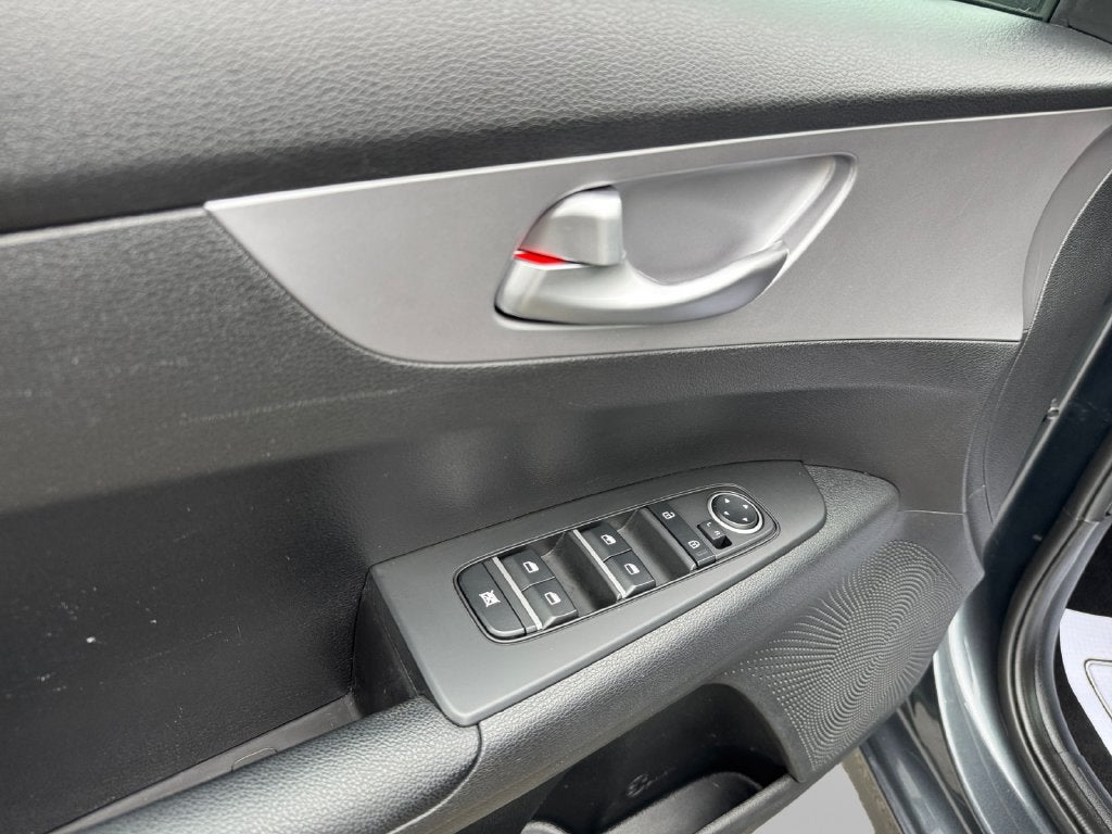 2023 Kia Forte LXS Technology Pkg