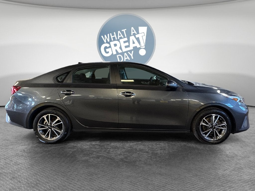 2023 Kia Forte LXS Technology Pkg