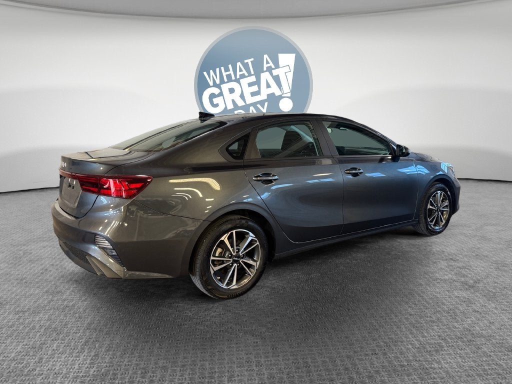 2023 Kia Forte LXS Technology Pkg