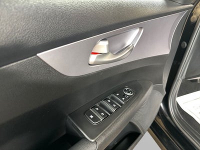 2024 Kia Forte LXS Technology Pkg