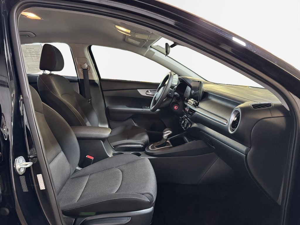 2024 Kia Forte LXS Technology Pkg
