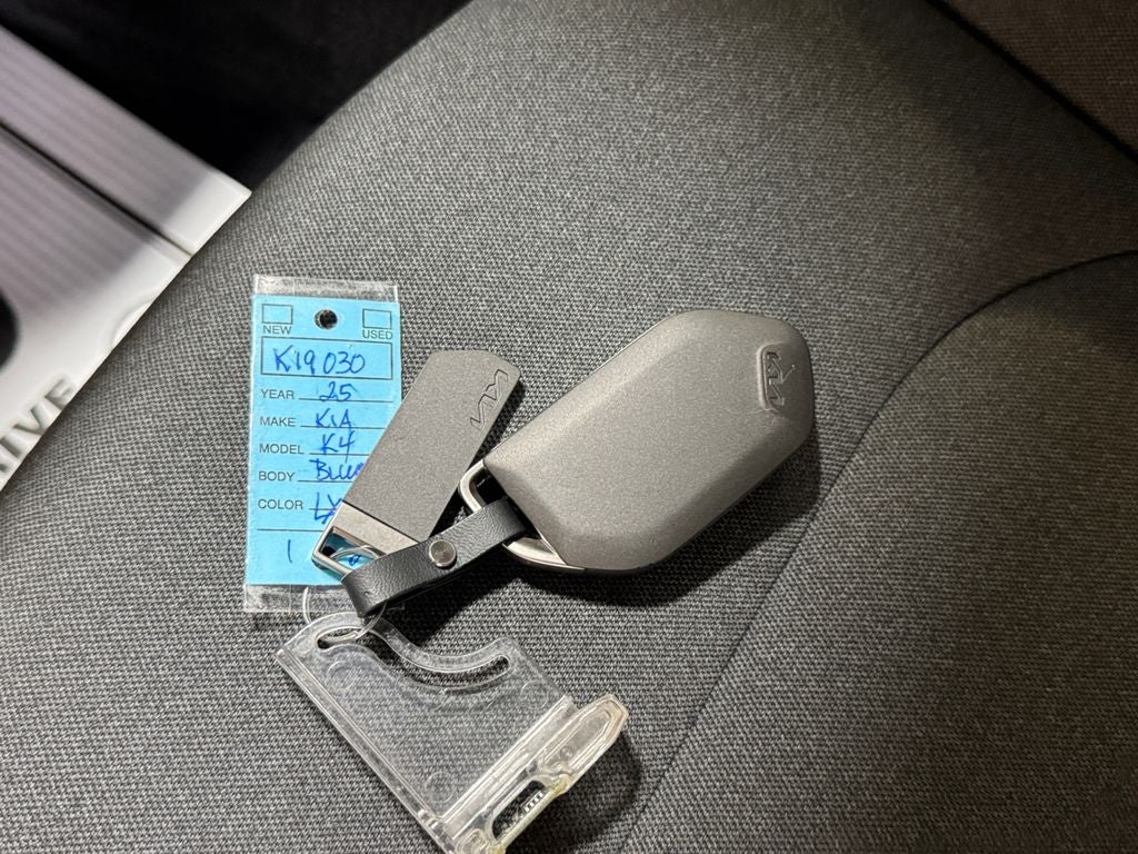2025 Kia K4 LXS