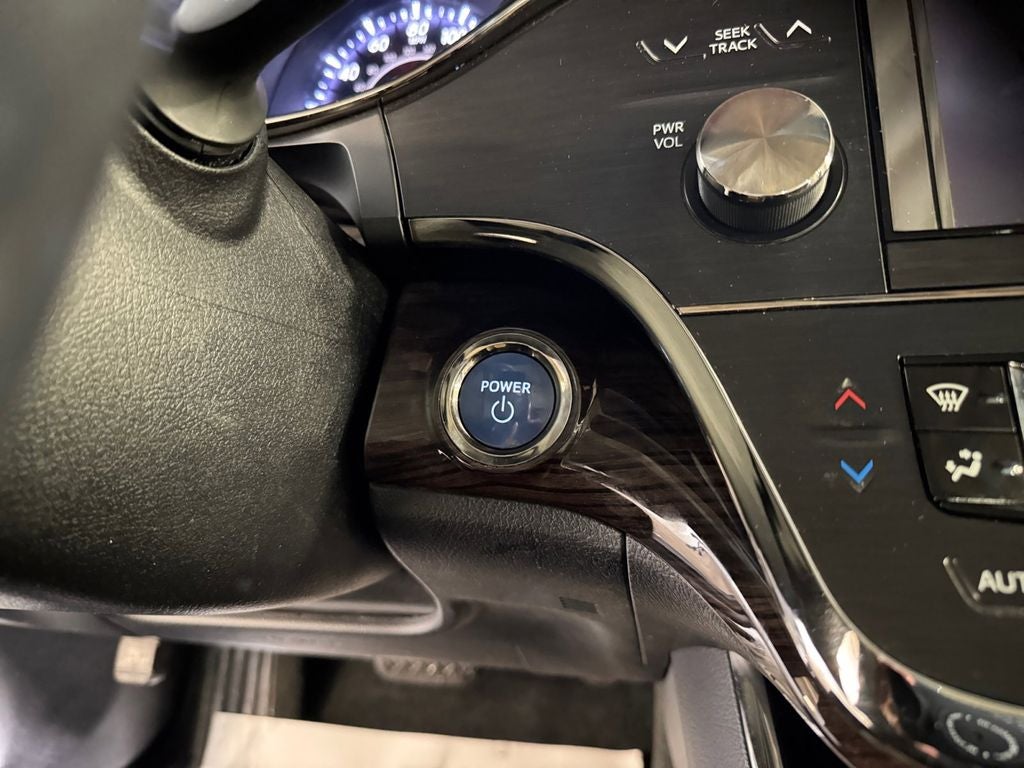 2013 Toyota Avalon Hybrid Limited