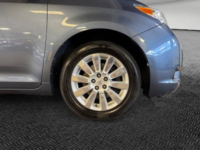 2015 Toyota Sienna LE 7 Passenger