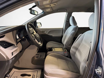 2015 Toyota Sienna LE 7 Passenger