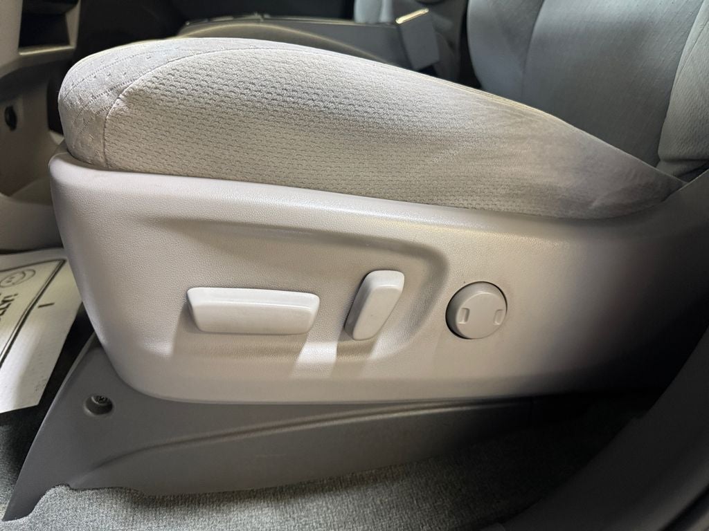 2015 Toyota Sienna LE 7 Passenger