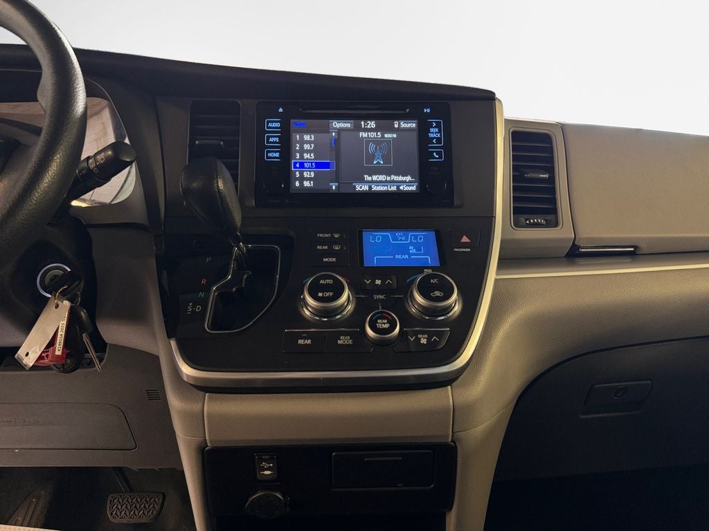 2015 Toyota Sienna LE 7 Passenger