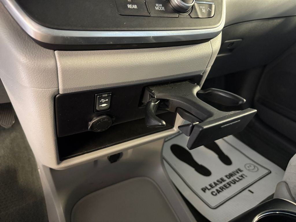 2015 Toyota Sienna LE 7 Passenger