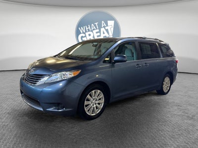 2015 Toyota Sienna LE 7 Passenger