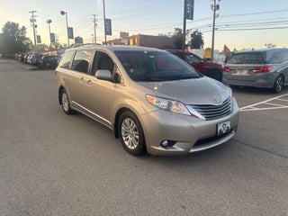 2015 Toyota Sienna XLE 8 Passenger