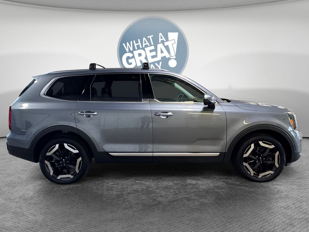 2024 Kia Telluride S MOONROOF