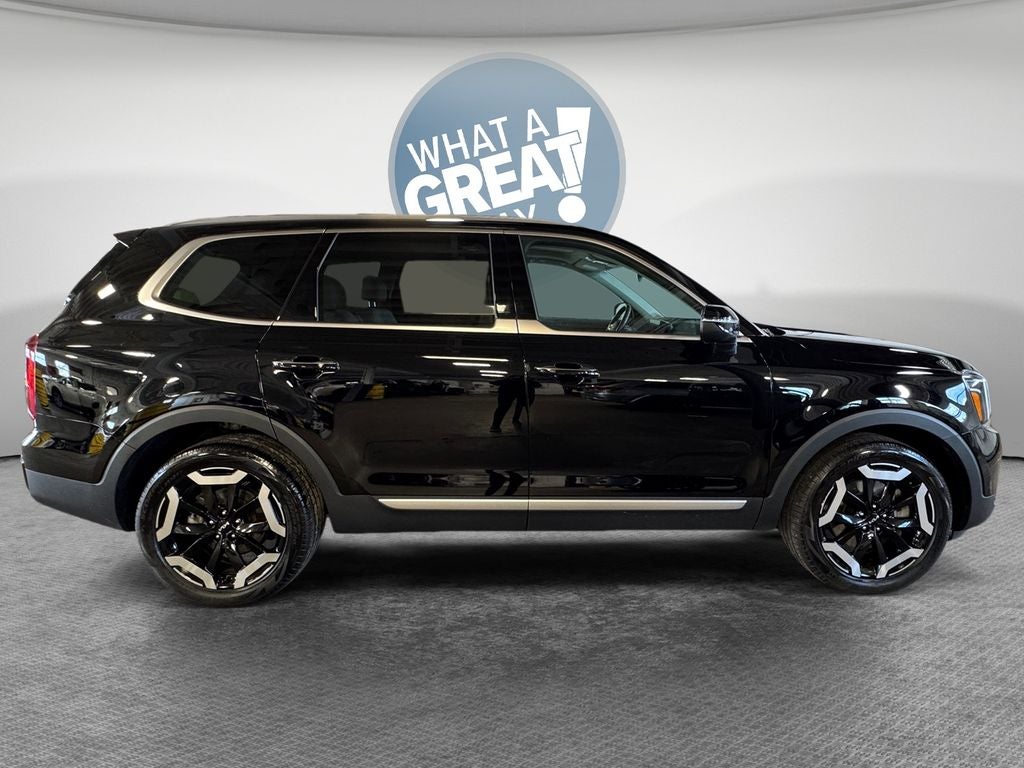 2024 Kia Telluride S MOONROOF