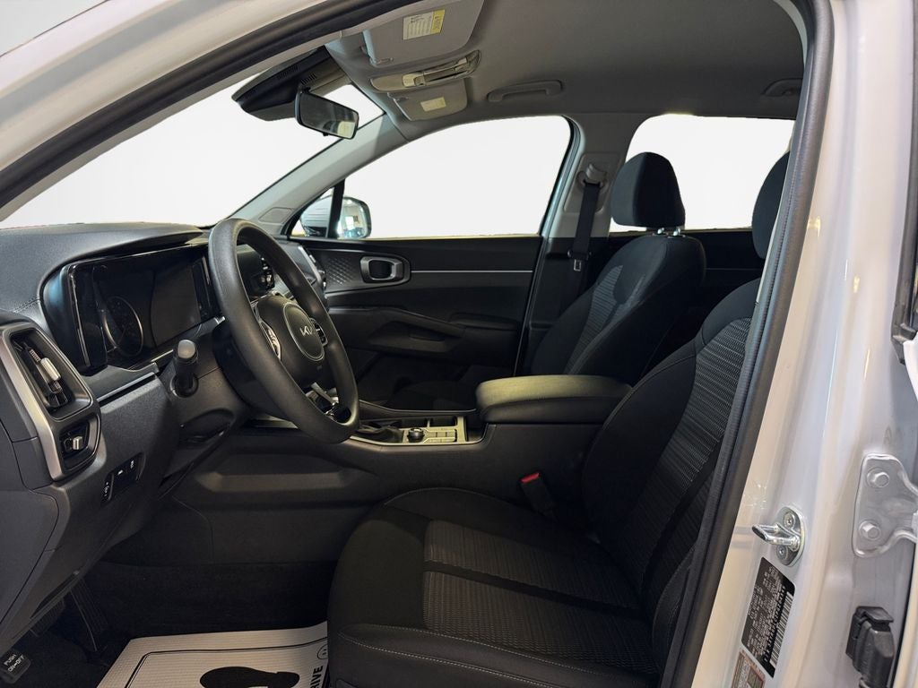 2023 Kia Sorento LX 3RD ROW