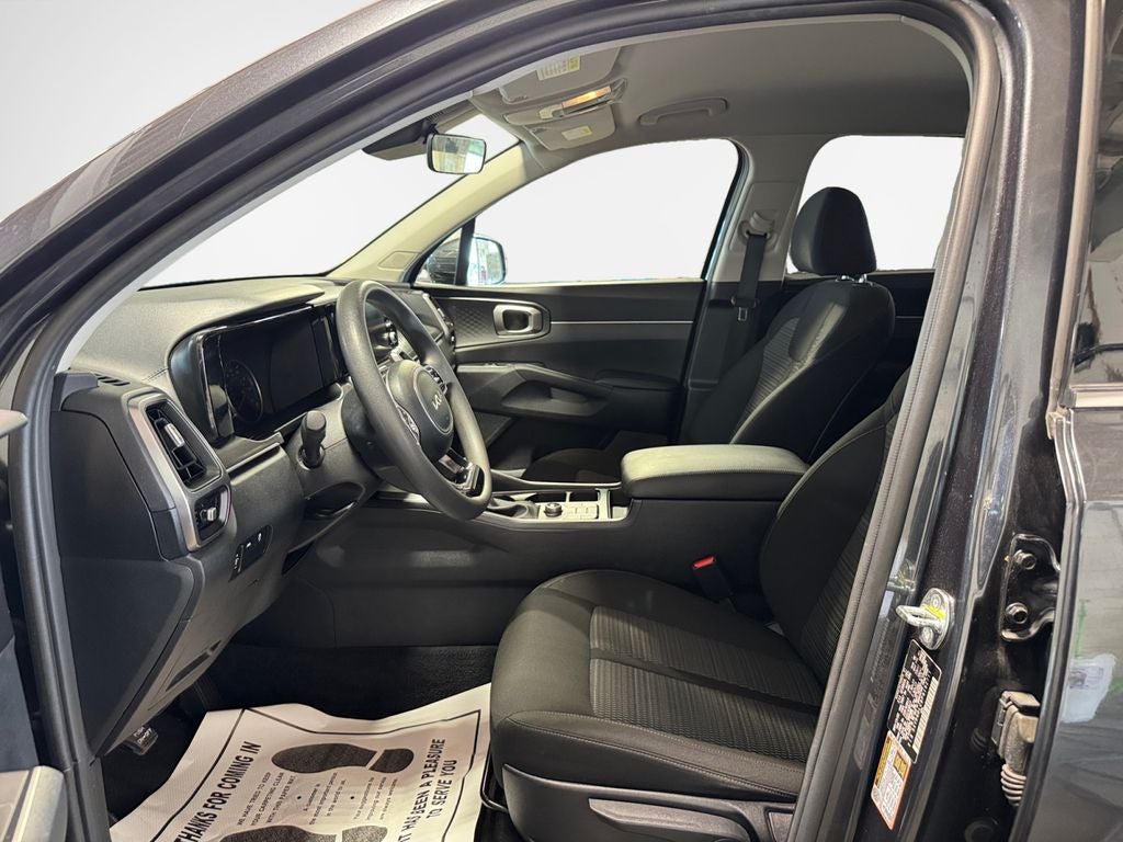 2023 Kia Sorento LX 3RD ROW