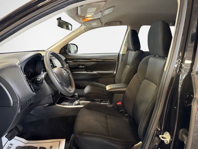 2020 Mitsubishi Outlander ES