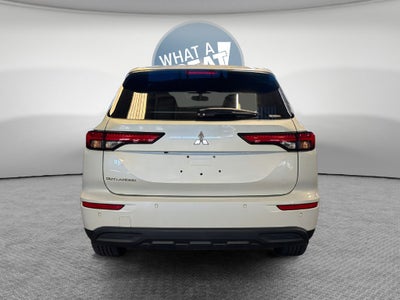 2022 Mitsubishi Outlander ES