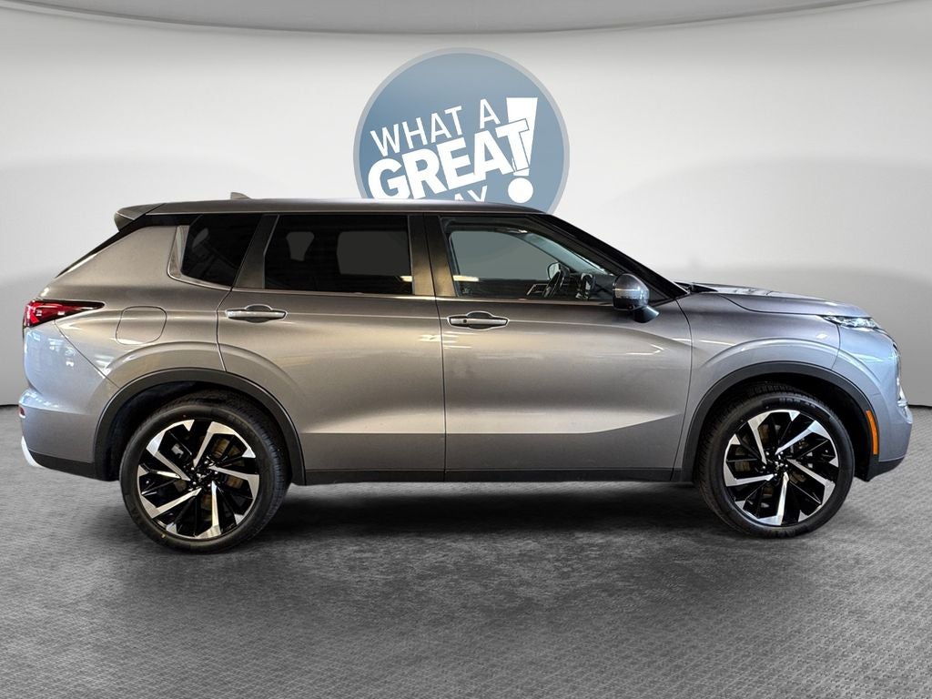 2022 Mitsubishi Outlander SE