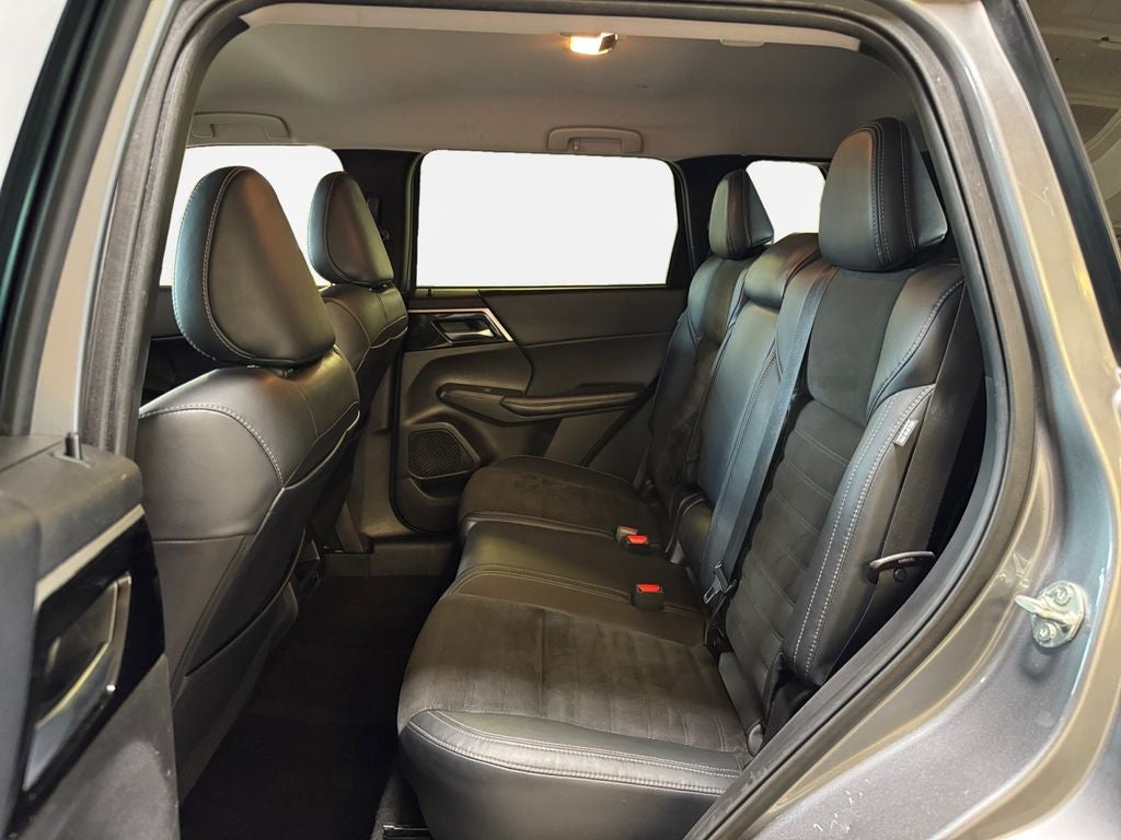 2022 Mitsubishi Outlander SE