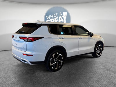 2023 Mitsubishi Outlander SE