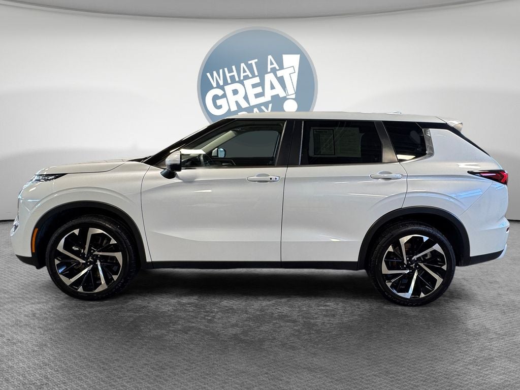 2023 Mitsubishi Outlander SE