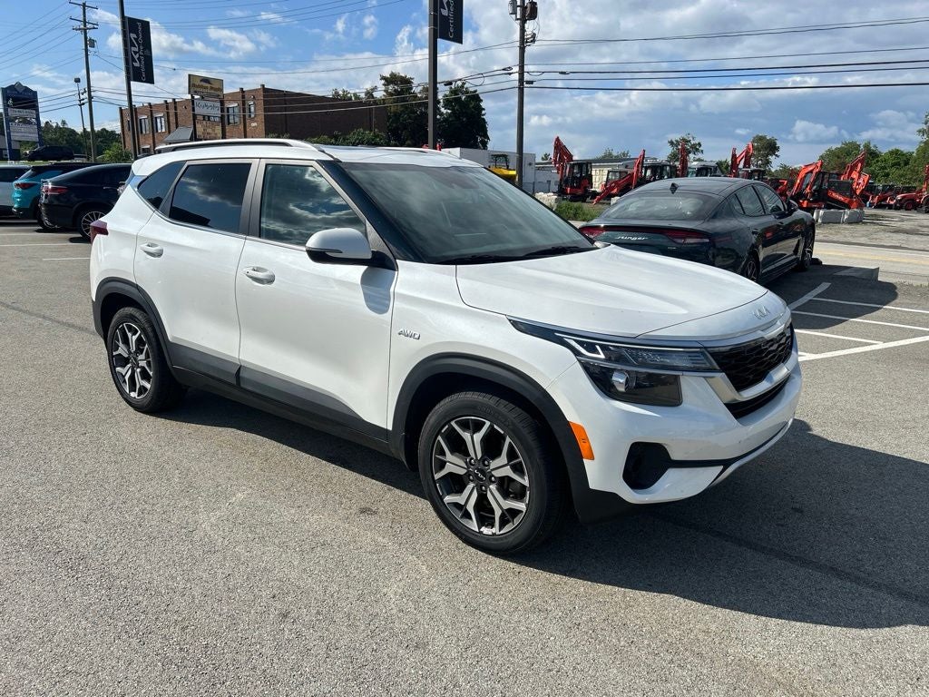 2023 Kia Seltos EX MOONROOF