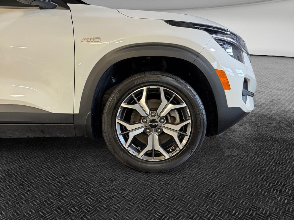 2023 Kia Seltos EX MOONROOF