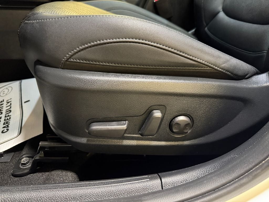 2023 Kia Seltos EX MOONROOF